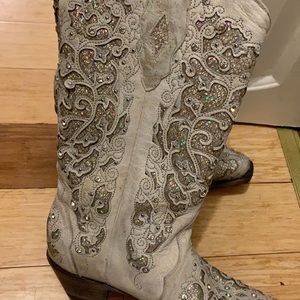 Women’s coral boots